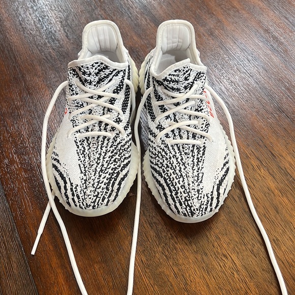YEEZY BOOST 350 V2 Zebra - Picture 2 of 8